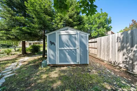 Exterior - 2945 Forest Hills Dr, Redding, CA 96002 photo 12 of 21