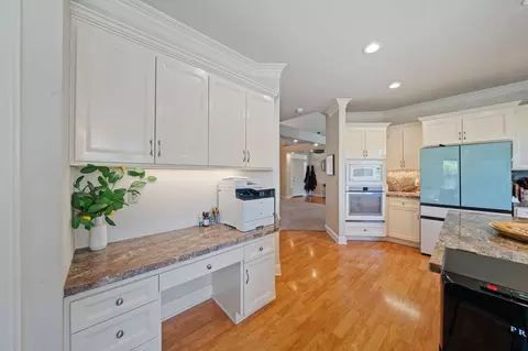 Kitchen - 2945 Forest Hills Dr, Redding, CA 96002 photo 4 of 8
