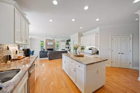 Kitchen - 2945 Forest Hills Dr, Redding, CA 96002 photo 8 of 8