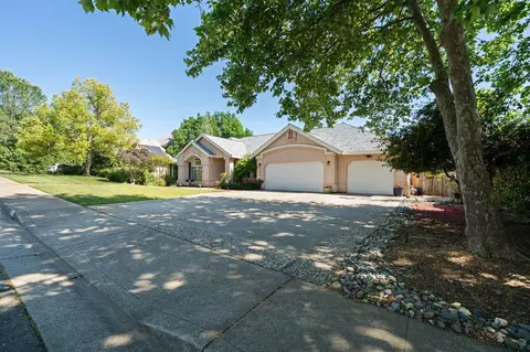 Exterior - 2945 Forest Hills Dr, Redding, CA 96002 photo 19 of 21