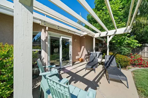 Exterior - 2945 Forest Hills Dr, Redding, CA 96002 photo 5 of 21