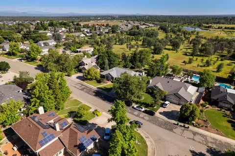 View/Area - 2945 Forest Hills Dr, Redding, CA 96002 photo 5 of 8