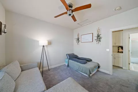 Bedroom - 2945 Forest Hills Dr, Redding, CA 96002 photo 4 of 8