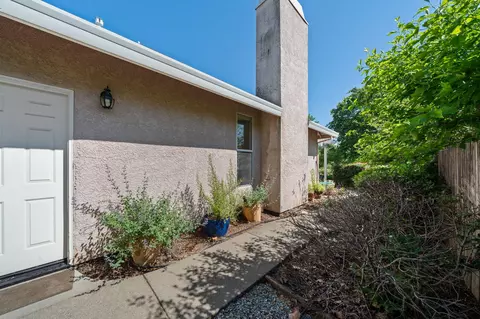 Exterior - 2945 Forest Hills Dr, Redding, CA 96002 photo 17 of 21