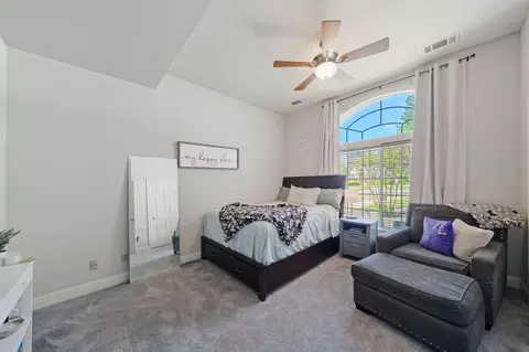 Bedroom - 2945 Forest Hills Dr, Redding, CA 96002 photo 5 of 8
