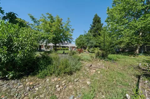 Exterior - 2945 Forest Hills Dr, Redding, CA 96002 photo 14 of 21