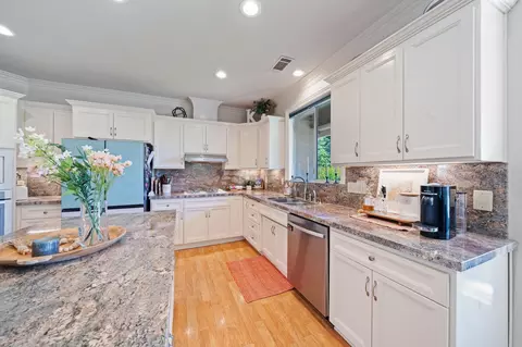 Kitchen - 2945 Forest Hills Dr, Redding, CA 96002 photo 1 of 8