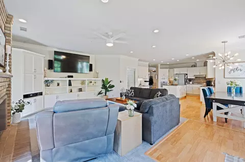 Living - 2945 Forest Hills Dr, Redding, CA 96002 photo 4 of 5