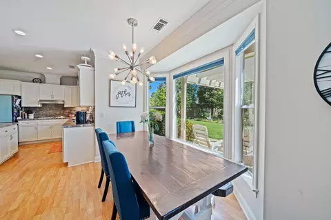 Dining - 2945 Forest Hills Dr, Redding, CA 96002 photo 2 of 2