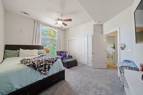 Bedroom - 2945 Forest Hills Dr, Redding, CA 96002 photo 6 of 8