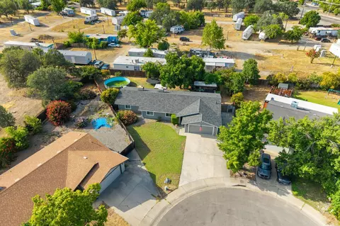 View/Area - 1070 Dara Ct, Redding, CA 96003 photo 1 of 3