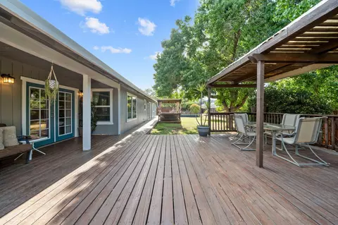 Exterior - 1070 Dara Ct, Redding, CA 96003 photo 4 of 12