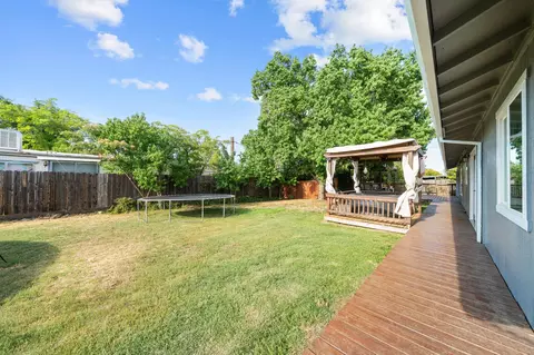 Exterior - 1070 Dara Ct, Redding, CA 96003 photo 6 of 12