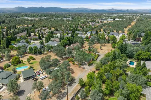 View/Area - 2990 Forest Hills Dr, Redding, CA 96002 photo 4 of 9