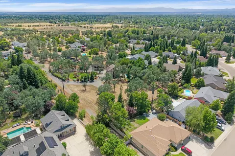 View/Area - 2990 Forest Hills Dr, Redding, CA 96002 photo 6 of 9