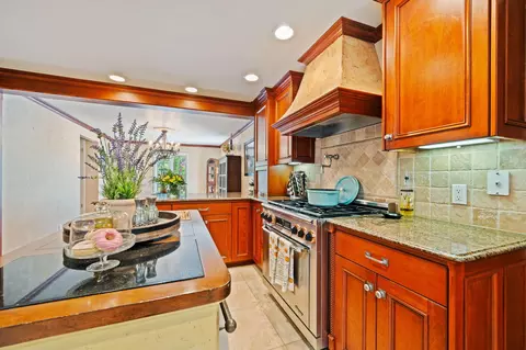 Kitchen - 2990 Forest Hills Dr, Redding, CA 96002 photo 8 of 8