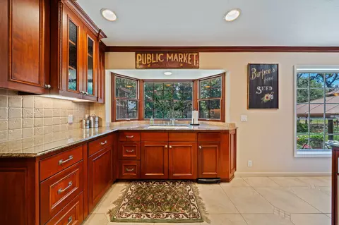 Kitchen - 2990 Forest Hills Dr, Redding, CA 96002 photo 5 of 8