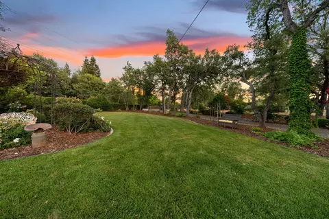 Exterior - 2990 Forest Hills Dr, Redding, CA 96002 photo 12 of 20