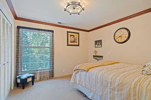 Bedroom - 2990 Forest Hills Dr, Redding, CA 96002 photo 4 of 9