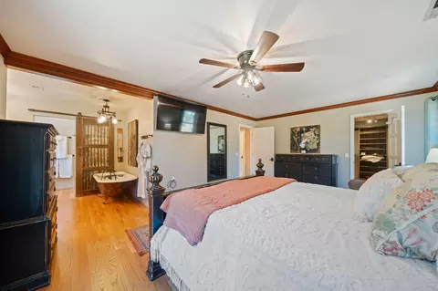 Bedroom - 2990 Forest Hills Dr, Redding, CA 96002 photo 3 of 9
