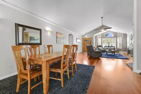 Dining - 568 River Oaks Dr, Redding, CA 96001 photo 2 of 2