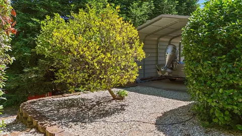 Exterior - 568 River Oaks Dr, Redding, CA 96001 photo 17 of 19
