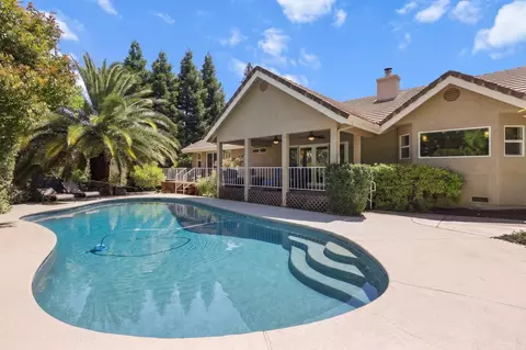 Exterior - 568 River Oaks Dr, Redding, CA 96001 photo 2 of 19