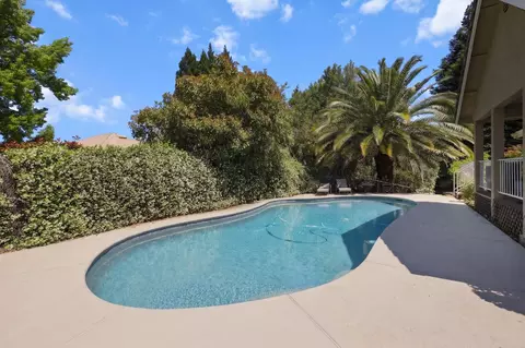 Exterior - 568 River Oaks Dr, Redding, CA 96001 photo 11 of 19