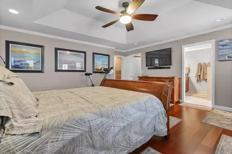 Bedroom - 568 River Oaks Dr, Redding, CA 96001 photo 9 of 10