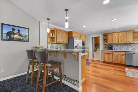 Kitchen - 568 River Oaks Dr, Redding, CA 96001 photo 1 of 4