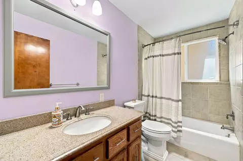 Bath - 21445 Wilcox Rd, Red Bluff, CA 96080 photo 3 of 6