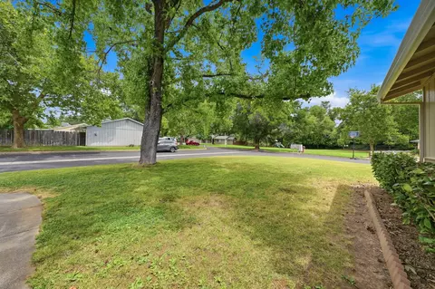 Exterior - 2891 Pernie Trl, Redding, CA 96001 photo 3 of 8