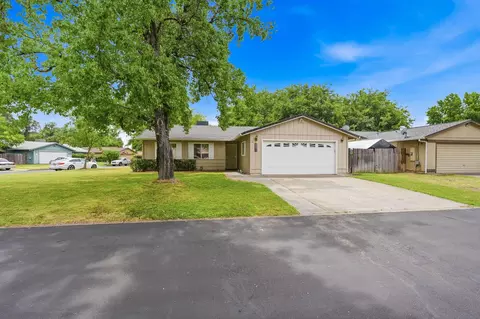 Exterior - 2891 Pernie Trl, Redding, CA 96001 photo 2 of 8
