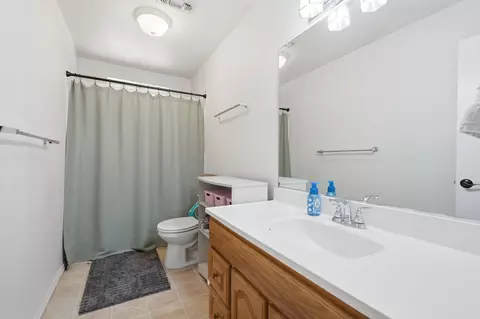 Bath - 2891 Pernie Trl, Redding, CA 96001 photo 4 of 4