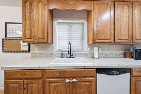 Kitchen - 2891 Pernie Trl, Redding, CA 96001 photo 1 of 2