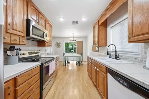 Entry Way - 2891 Pernie Trl, Redding, CA 96001 photo 1 of 2