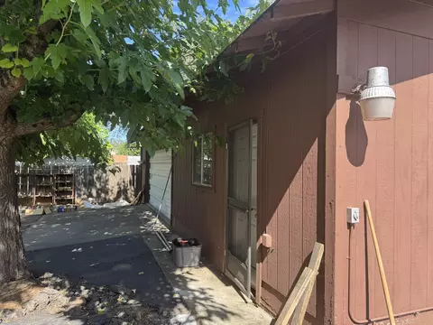 1700 Derby Ln, Redding, CA 96002 photo 14