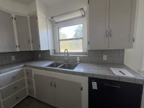 Kitchen - 116 Gurnsey Ave, Red Bluff, CA 96080 photo 2 of 3