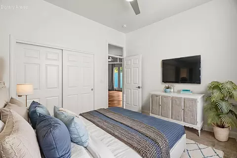 Bedroom - 2724 Western Oak Dr, Redding, CA 96002 photo 7 of 10