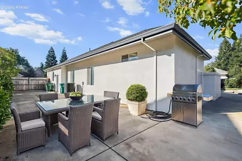 Exterior - 2724 Western Oak Dr, Redding, CA 96002 photo 9 of 13