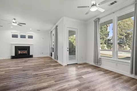 Living - 2724 Western Oak Dr, Redding, CA 96002 photo 3 of 6