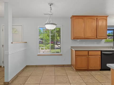 1424 Calexico Dr, Redding, CA 96003 photo 22