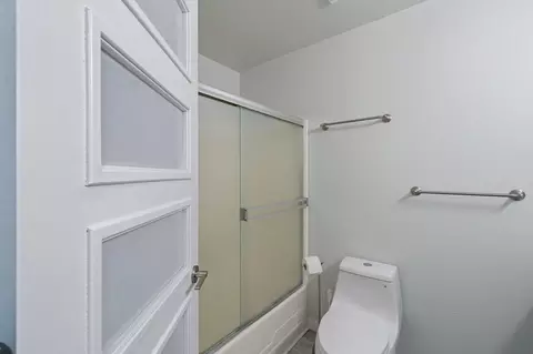 Bath - 21036 Boyle Rd, Redding, CA 96003 photo 3 of 4