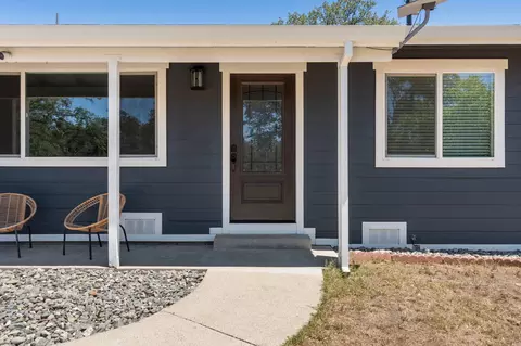 Exterior - 21036 Boyle Rd, Redding, CA 96003 photo 3 of 30