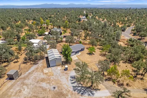 View/Area - 21036 Boyle Rd, Redding, CA 96003 photo 5 of 9