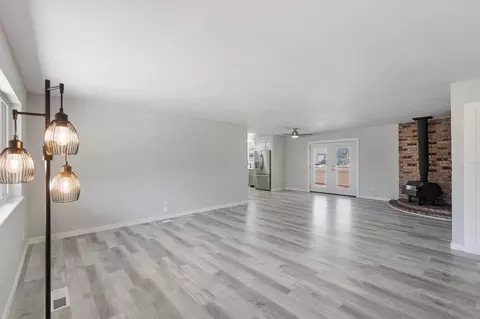 Living - 21036 Boyle Rd, Redding, CA 96003 photo 1 of 6