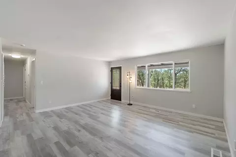 Living - 21036 Boyle Rd, Redding, CA 96003 photo 3 of 6