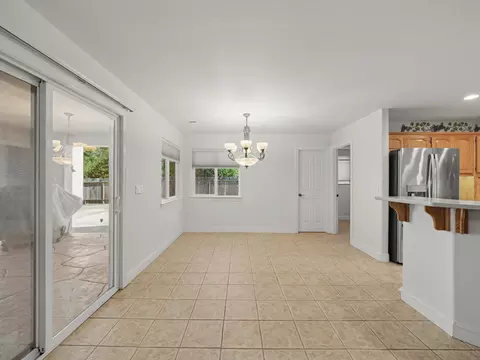 Dining - 4624 Columbine Dr, Redding, CA 96002 photo 2 of 2