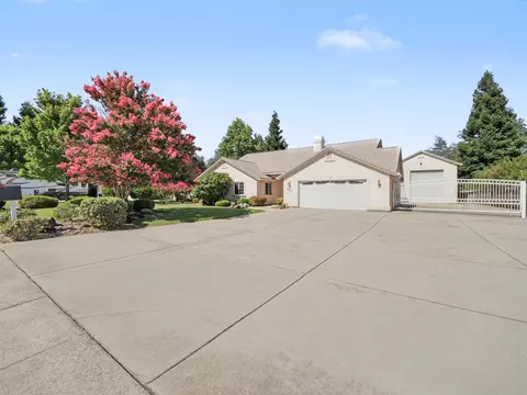 Exterior - 4624 Columbine Dr, Redding, CA 96002 photo 1 of 5