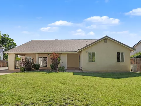 Exterior - 4624 Columbine Dr, Redding, CA 96002 photo 4 of 5